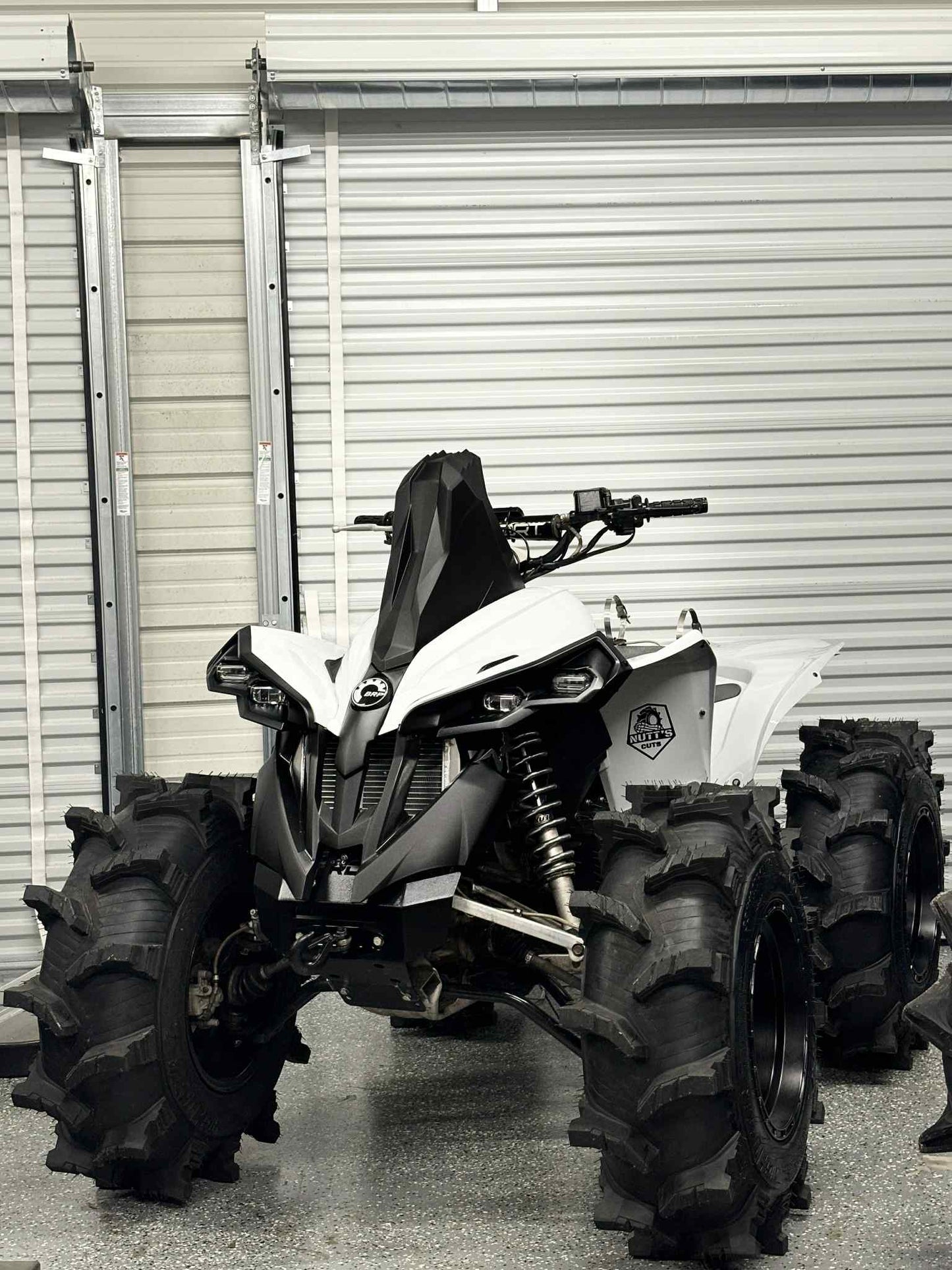 High Lifter Outlaw Max (READ DESCRIPTION FOR DETAILS ON CUT/SCOOP SERVICE)!!!